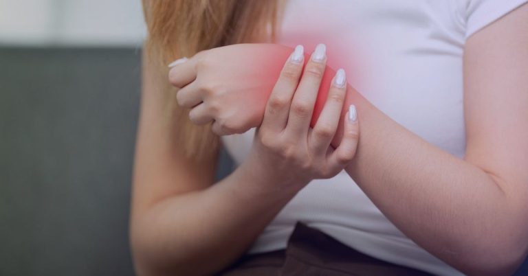 dolor de muñeca izquierda y muñeca derecha